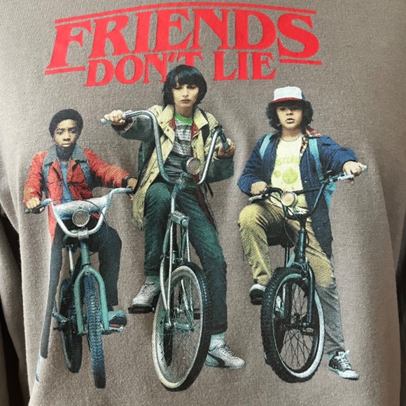 Stranger Things "Friends Don't Lie" Longsleeve T - Picture 6 of 6